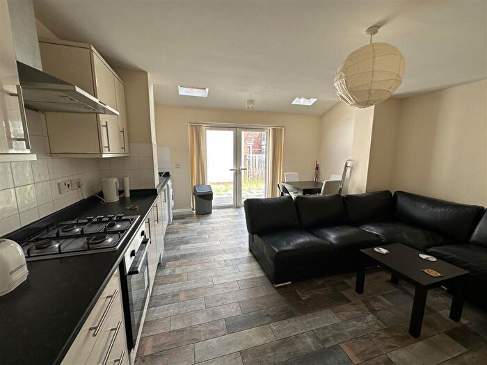 4 Bedroom Detached House To Rent In Students Raglan StreetKingston Upon Hull, HU5