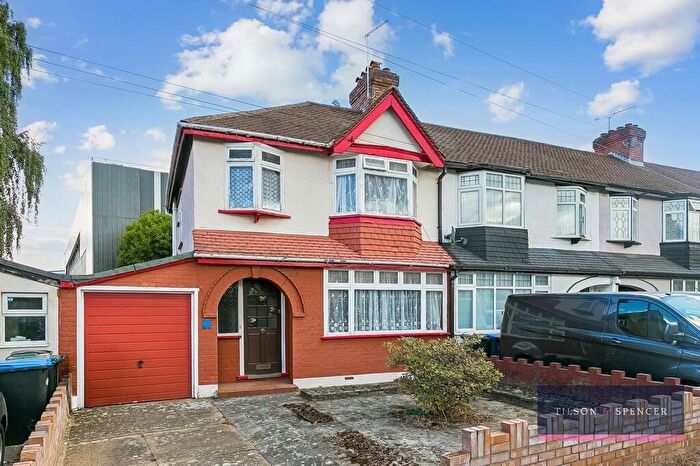3 Bedroom End Of Terrace House For Sale In Woodgrange Avenue, Enfield, London, EN1