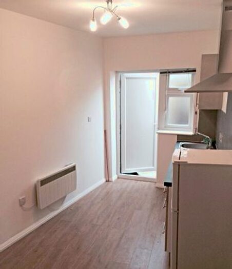 1 Bedroom Flat To Rent In Cranbrook Road, Ilford, IG2