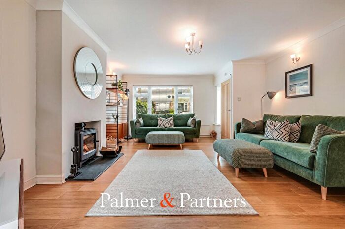 4 Bedroom Semi-Detached House For Sale In Glebe Crescent, Broomfield, Chelmsford, Essex, CM1