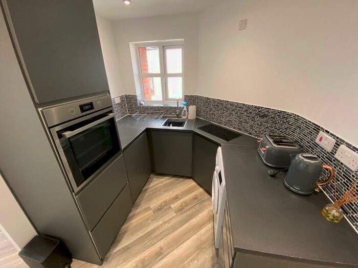 1 Bedroom Flat To Rent In Bell Street, Chelmsford, CM2