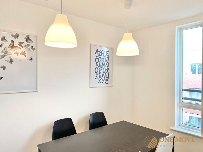 2 Bedroom Flat To Rent In Blondin Way, Blondin Way, SE16