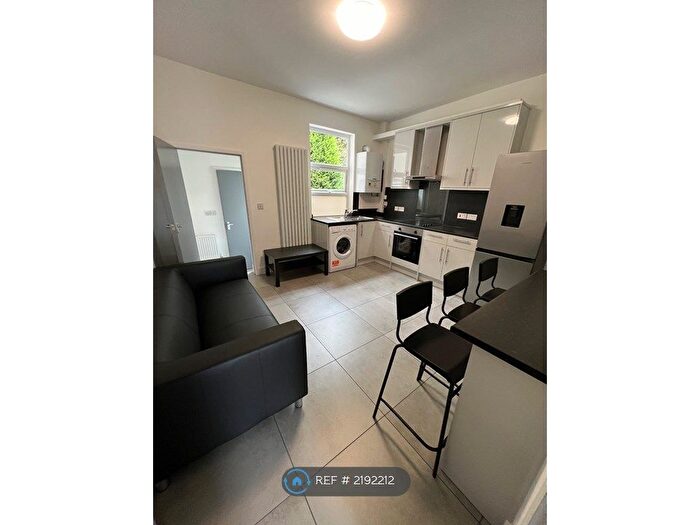 3 Bedroom Terraced House To Rent In Uttoxeter Old Road, Derby, DE1