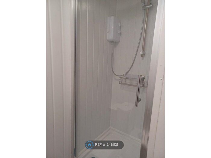 2 Bedroom Flat To Rent In High Street, Chatham, ME4