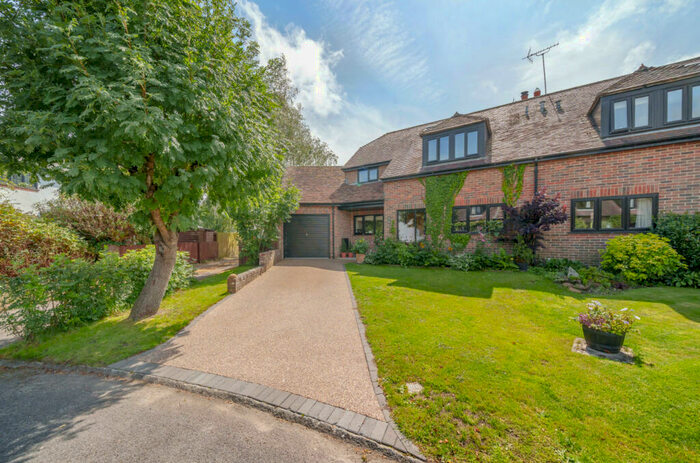 4 Bedroom Semi-Detached House For Sale In The Orchard, Winfrith Newburgh, Dorchester, DT2