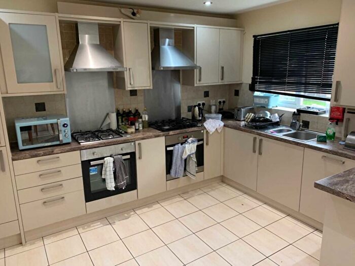 7 Bedroom Semi-Detached House To Rent In Arnfield Road, Withington, M20