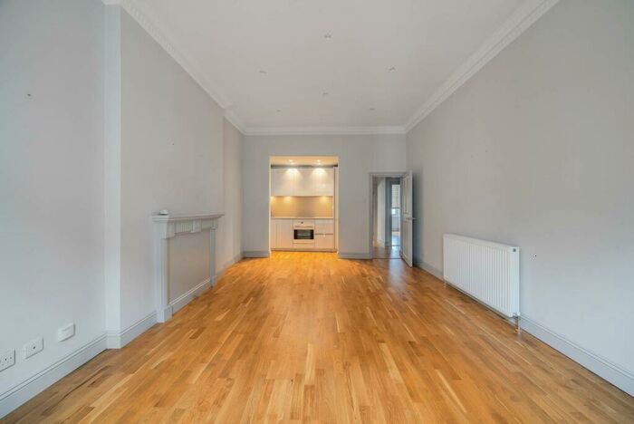 2 Bedroom Flat To Rent In Abbey Road, St John's Wood, London, NW8