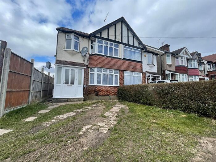 2 Bedroom Flat To Rent In Radlett Road, Watford, WD24