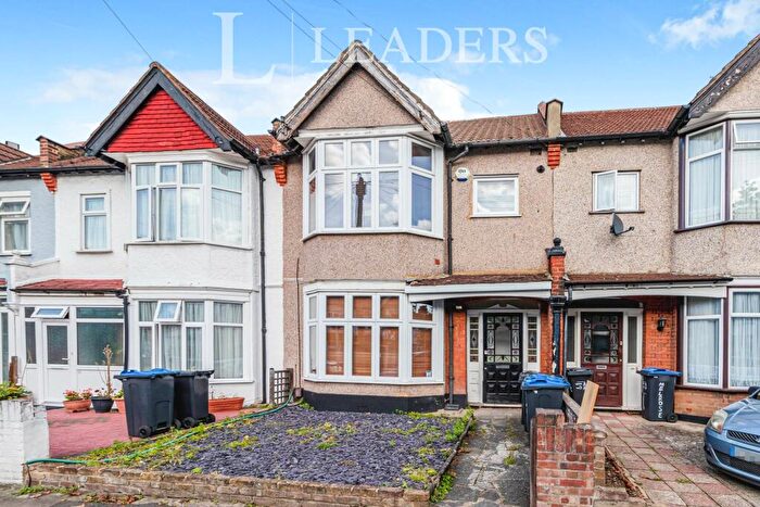 1 Bedroom Flat To Rent In Melrose Avenue, Mitcham, CR4