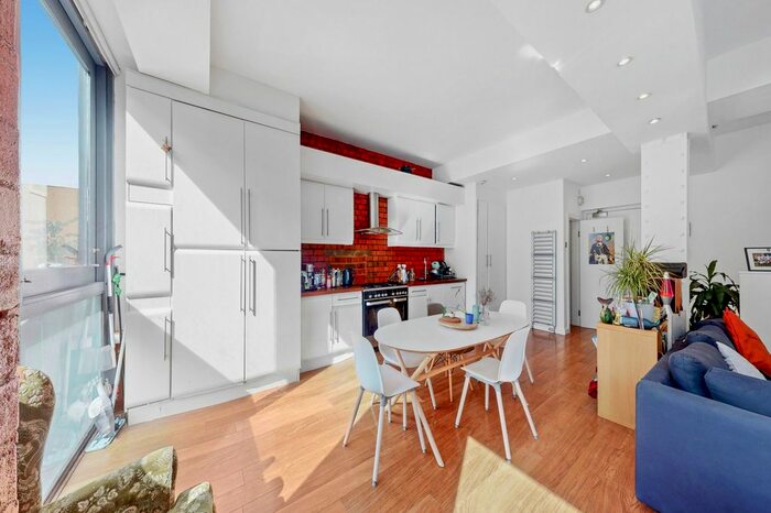 Studio To Rent In Green Walk, London, SE1