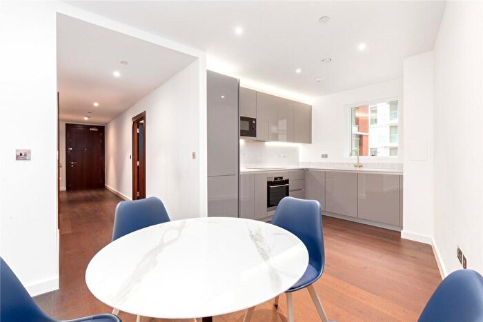 2 Bedroom Apartment To Rent In Montrose Building, Malthouse Road, London, SW11