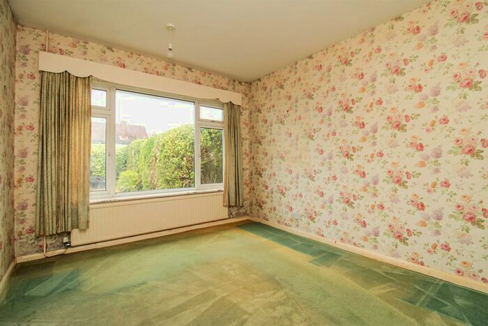 2 Bedroom Semi-Detached Bungalow For Sale In Windmill Drive, Bexhill-On-Sea, TN39