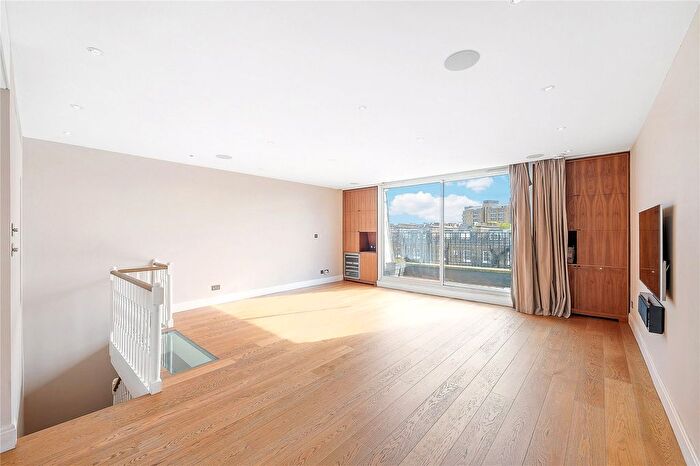 3 Bedroom Flat To Rent In Cornwall Gardens, London, SW7