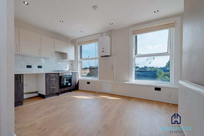 2 Bedroom Flat To Rent In Brooke Road, London, N16