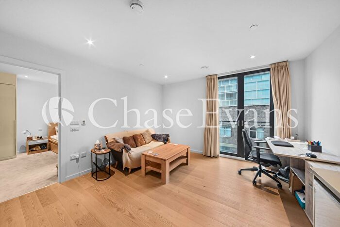 2 Bedroom Flat To Rent In The Pavilion, One The Elephant, St. Gabriel Walk, Elephant And Castle, London, SE1