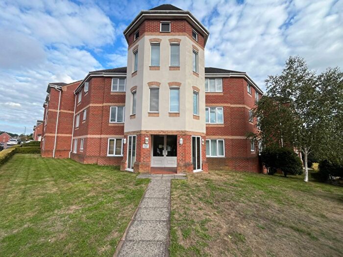 2 Bedroom Flat To Rent In Pavior Road, Nottingham, NG5