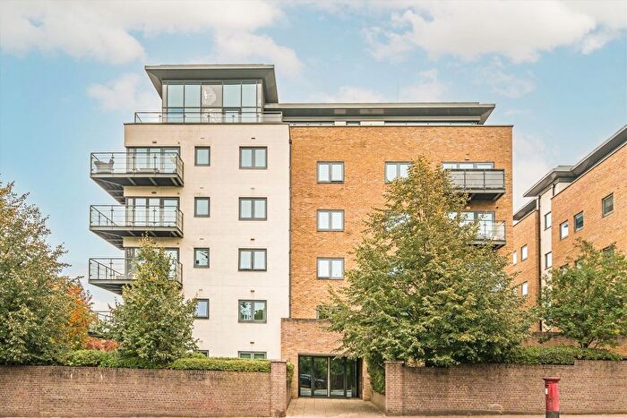 1 Bedroom Flat To Rent In Roehampton Lane, Putney, SW15