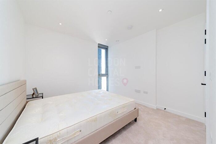 2 Bedroom Apartment To Rent In Valencia Tower, Bollinder Place, London, EC1V
