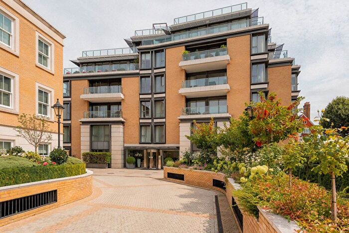 2 Bedroom Flat To Rent In Wycombe Square, Kensington, W8