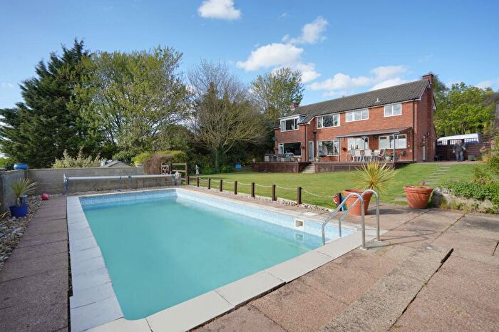 4 Bedroom Detached House For Sale In Kits Coty Farm, Salisbury Road, Aylesford Kent, ME20