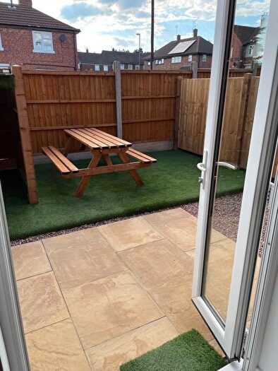 6 Bedroom Semi-Detached House To Rent In New Zealand Square, Derby, DE22