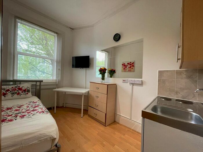 Studio To Rent In Philbeach Gardens, London, SW5