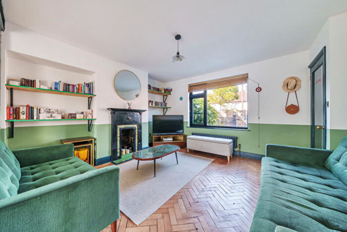 3 Bedroom End Of Terrace House For Sale In Charter Square, Kingston Upon Thames, KT1