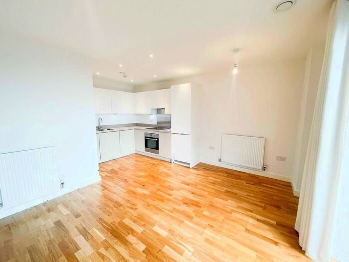 1 Bedroom Flat To Rent In Windsor Road, SL1
