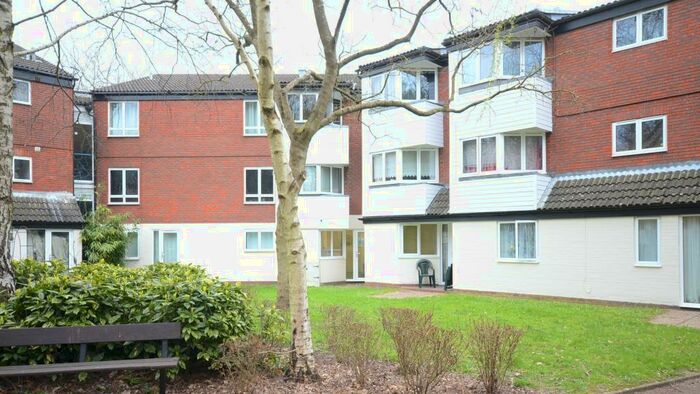 1 Bedroom Apartment To Rent In Mount Pleasent, Bracknell, RG12