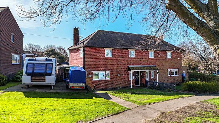 3 Bedroom Semi Detached House For Sale In Monks Way, Amington, Tamworth, Staffordshire, B77