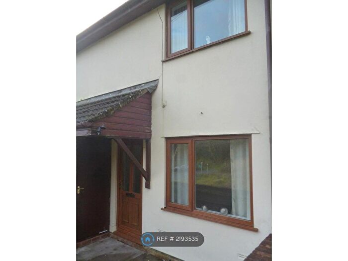 2 Bedroom Terraced House To Rent In Ffynnon Wen, Clydach, Swansea, SA6