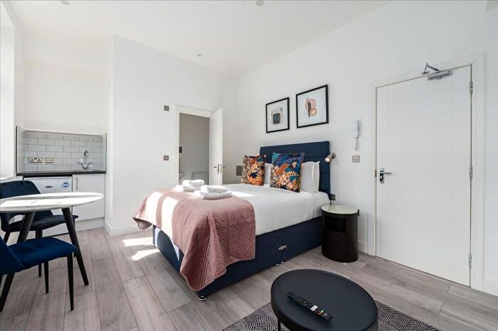 1 Bedroom Studio To Rent In Upper Richmond Road West, East Sheen, London, SW14