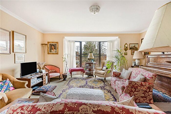 2 Bedroom Flat For Sale In Banbury Road, Oxford, Oxfordshire, OX2