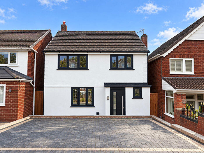3 Bedroom Detached House For Sale In Kelway Avenue, Great Barr, Birmingham, B43