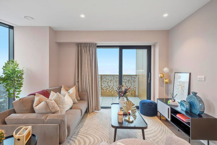 2 Bedroom Apartment To Rent In Pinnacle Tower, SE13