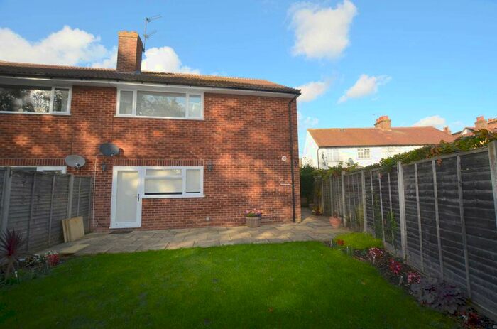 2 Bedroom Maisonette To Rent In Chestnut Lane, Amersham HP6