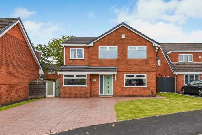 4 Bedroom Detached House To Rent In Riding Close, Tyldesley, Manchester, M29