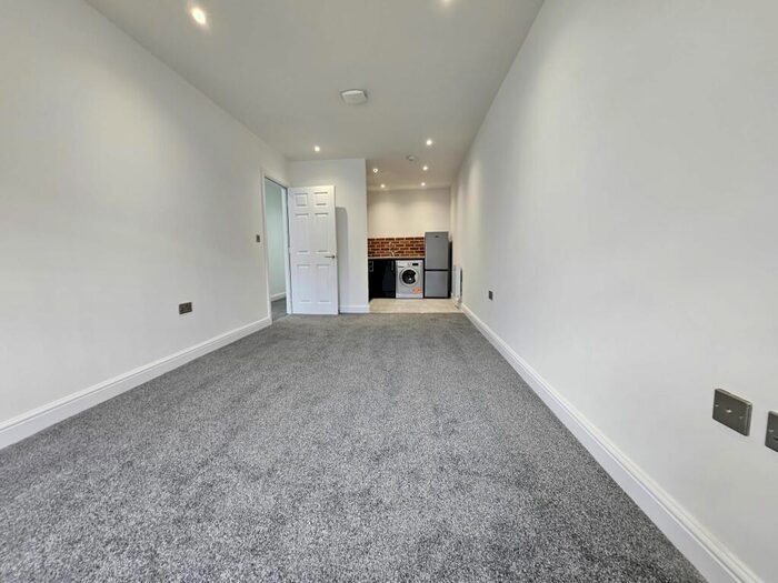 1 Bedroom Apartment To Rent In Flat, Bridgegate Residence, DN22