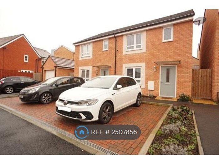 3 Bedroom Semi-Detached House To Rent In Yarrow Close, Bristol, BS16