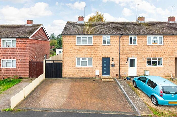 3 Bedroom Semi-Detached House For Sale In Welford Gardens, Abingdon, OX14