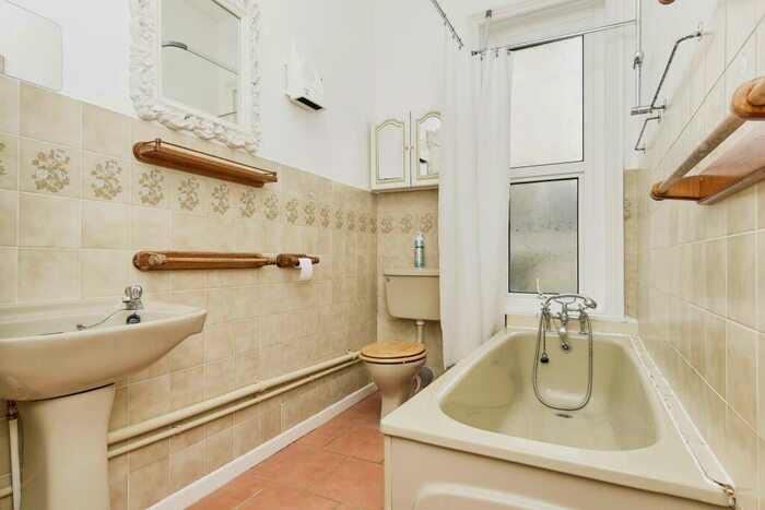 2 Bedroom Apartment To Rent In Osborne Road, Shanklin, PO37