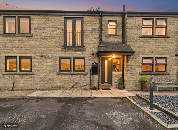 3 Bedroom Terraced House For Sale In Emmott Court, Laneshawbridge, BB8