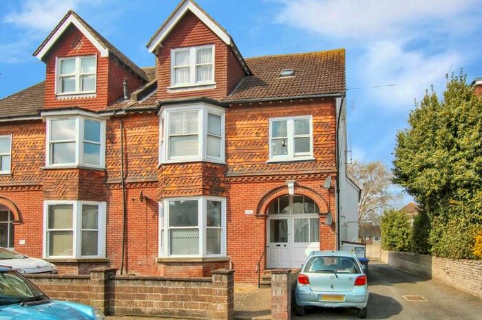 1 Bedroom Flat To Rent In Oxford Road, Worthing, BN11