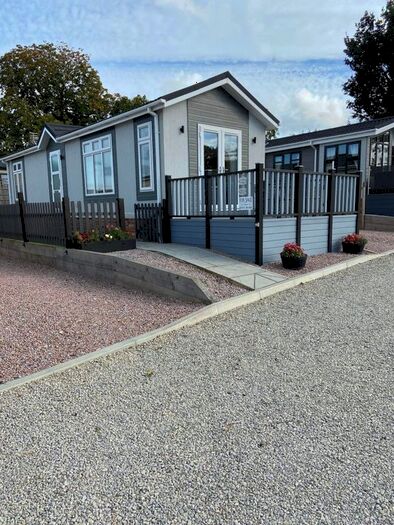 2 Bedroom Mobile/park Home For Sale In Station Road, Northiam, Rye, TN31