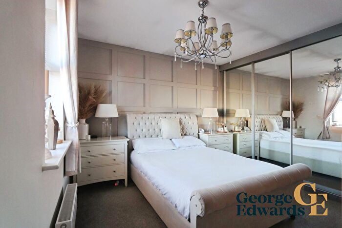 4 Bedroom Detached House For Sale In Fernlea Drive, Linton, Swadlincote, Qr., DE12