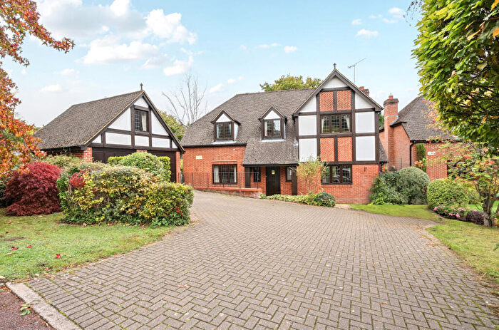 4 Bedroom Detached House For Sale In The Ridings, Frimley, Camberley, Surrey, GU16