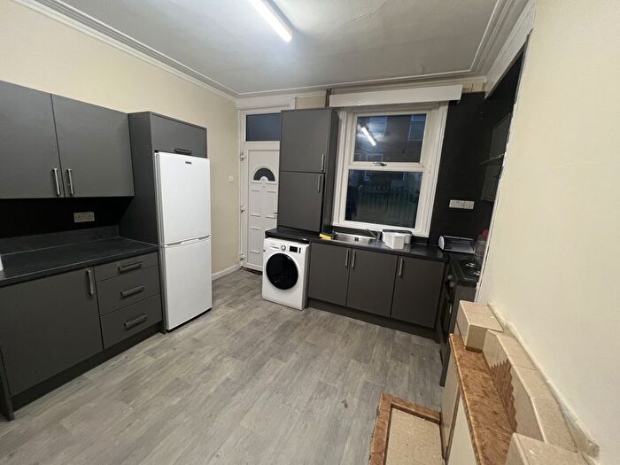 4 Bedroom Terraced House To Rent In Sandhurst Road, Leeds, West Yorkshire, LS8