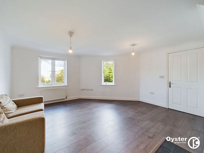 2 Bedroom Flat To Rent In Green Lanes, Blacksmiths Court, N13