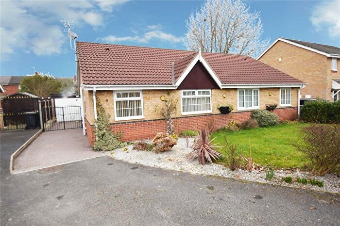 2 Bedroom Bungalow To Rent In Thorpe Gardens, Leeds, West Yorkshire, LS10