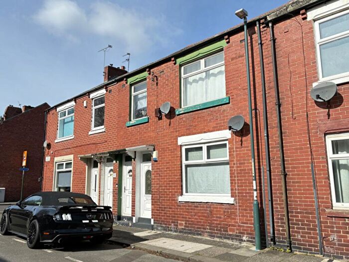 2 Bedroom Apartment To Rent In Vine Street, South Shields, Tyne And Wear, NE33